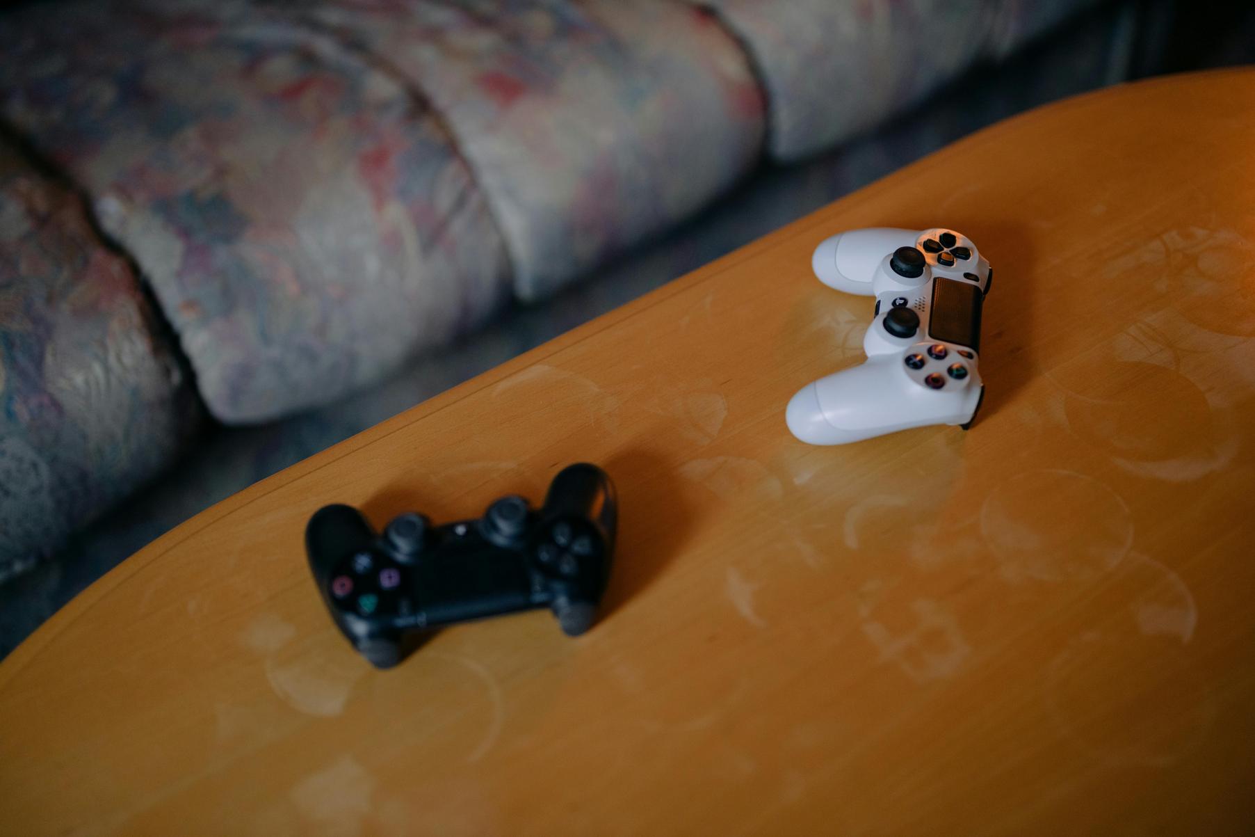 Puoi giocare ai giochi PS4 su PS5? Una guida completa per il 2024