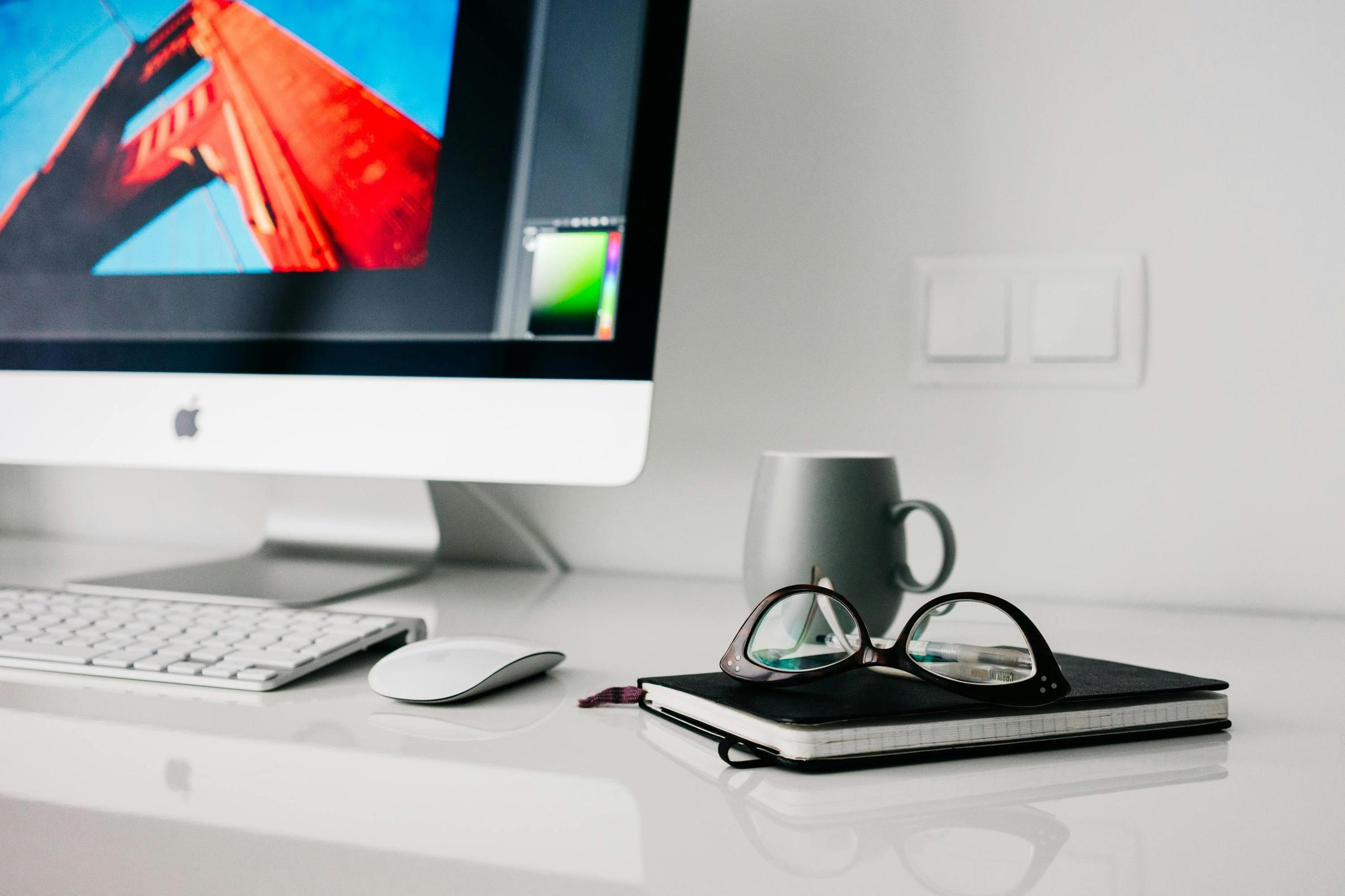 Come riparare un monitor con uno schermo bianco e nessun display