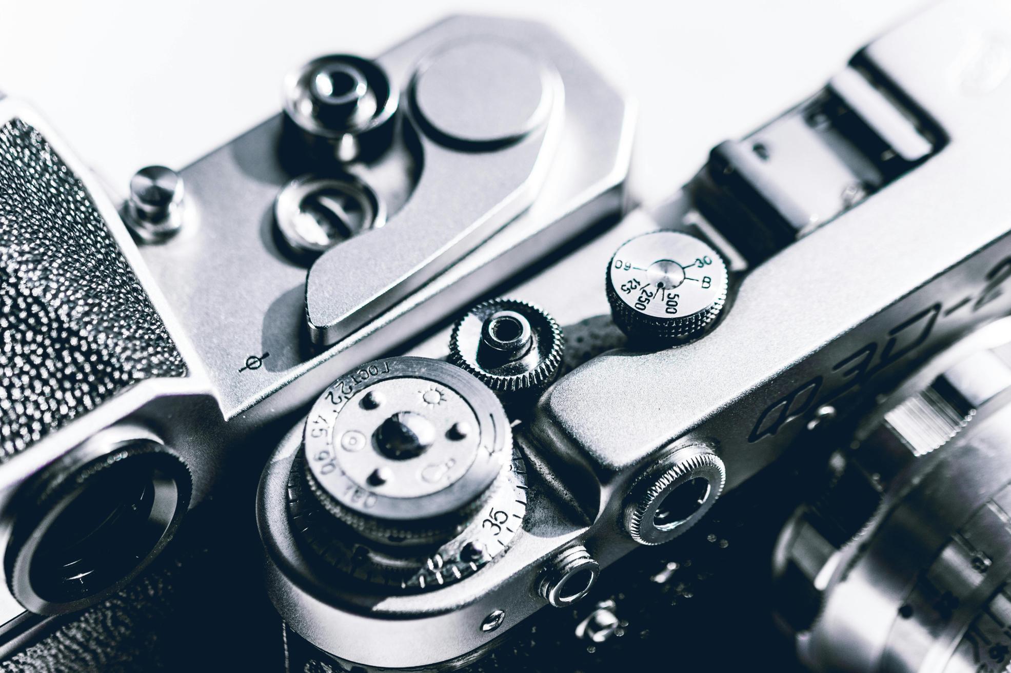 Les interrupteurs optiques sont-ils meilleurs que les interrupteurs mécaniques de souris ?